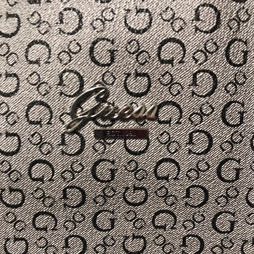 GUESS Purse - Picture 3 of 3